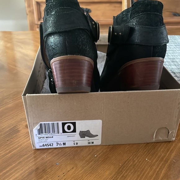 Clarks black leather •SPYE BELLE• boots - Picture 3 of 4